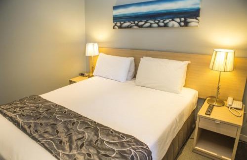Orewa Hotel | Waves