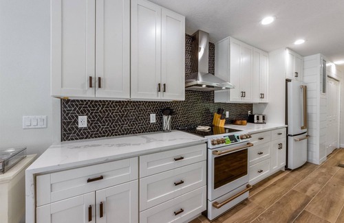 Anna Maria House | Waves- steps from the beach with a water view