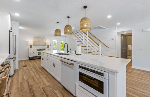 Anna Maria House | Waves- steps from the beach with a water view