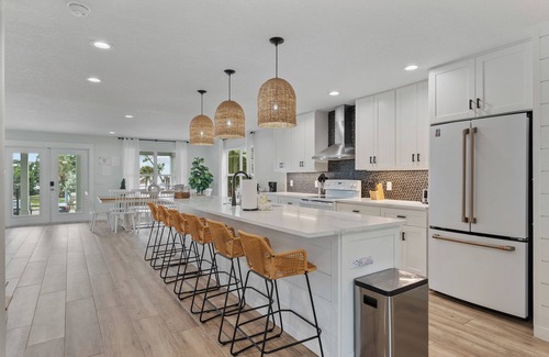 Anna Maria House | Waves- steps from the beach with a water view