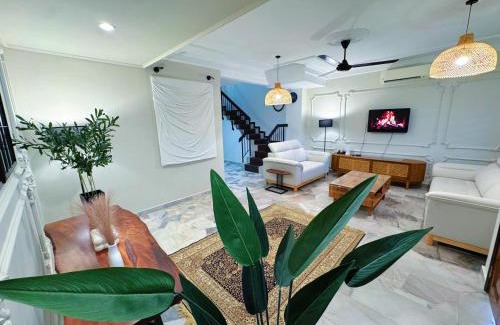 Puchong Villa | WAWASAN PUCHONG, PUSAT BANDAR PUCHONG Fully Aircon HOMESTAY