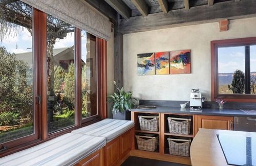 Kanimbla House | Wayimaa Cottage | 1 bedroom country escape with views