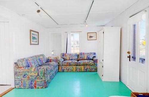 Chilmark House | Wayside Camp