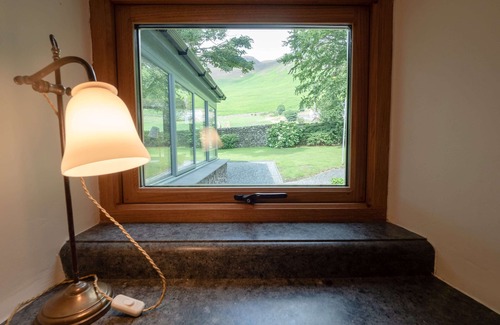 Whitbeck Cottage | Wayside Cottage - with Mountain View