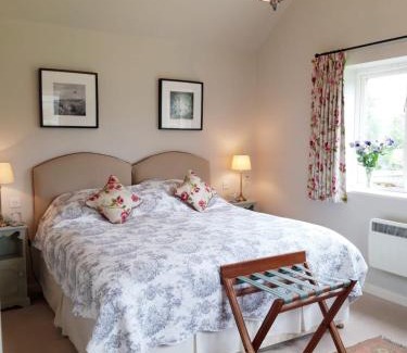 Whichford House | Wayside House B&B