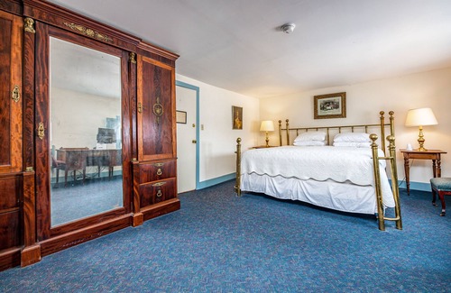 Middletown Hotel | Wayside Inn