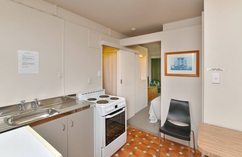 Woodend Hotel | Wayside Motel