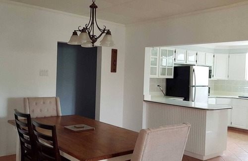 Atlantic Shores Villa | We are 2 mins walk from the sea great for surfers and 10 mins from Freights bay!