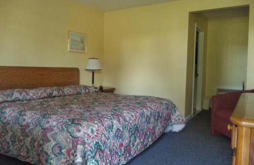 Lanesborough Hotel | Weathervane Motel Lanesboro