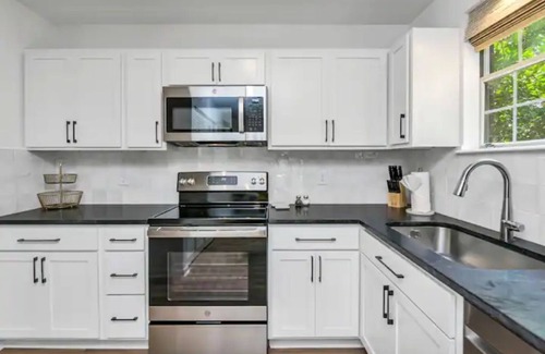 Columbia House | WeCo Poolside Pad - Near Downtown, I-26/I-20 & Hospitals