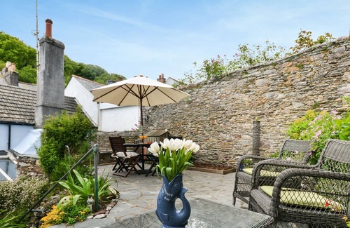 Cawsand Cottage | Wedgwood Cottage - Sleeps 6 guests in 3 bedrooms