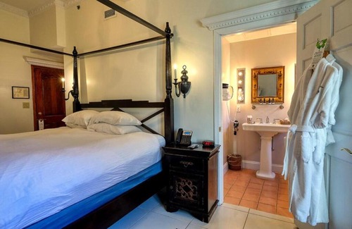 Williamsburg Hotel | Wedmore Place