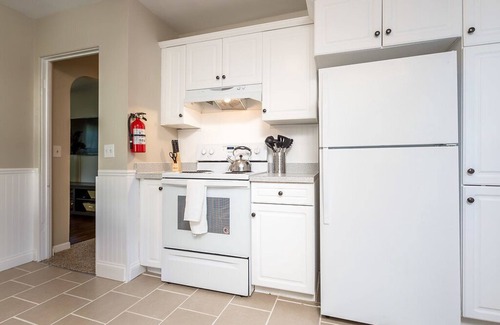 Lansing House | Weekday Work Trip or Weekend Fun: We fit everyone
