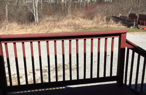 Pymatuning Central Cottage | Weekly Cottage rental At Pymatuning Lake! Next to Yorkies Ice Cream!