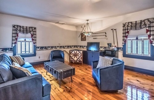 Butler House | Weekly discount. Family & pet friendly, A block to Main St. Walk to dine/shop.