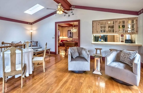 Butler House | Weekly discount. Family & pet friendly, A block to Main St. Walk to dine/shop.
