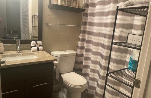Hollywood Apartment | WeHo deluxe 2 x 2 plus 2 car parking