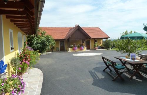 Glanz an der Weinstrasse Apartment | Weingut- Gästezimmer Marko