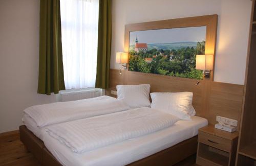 Poysdorf Hotel | Weinhotel Rieder