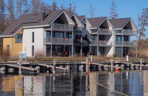 Plau am See Apartment | Weisses Haus Plau - Lake view apartment - SUITE with balcony