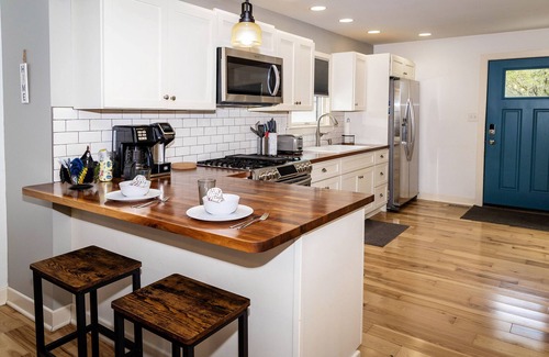 Indianapolis House | Welcome Race Fans! - Oversize Parking - Firepit - Mural - West Indy - Brownsburg