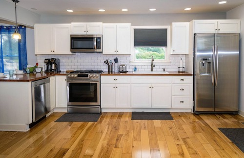 Indianapolis House | Welcome Race Fans! - Oversize Parking - Firepit - Mural - West Indy - Brownsburg