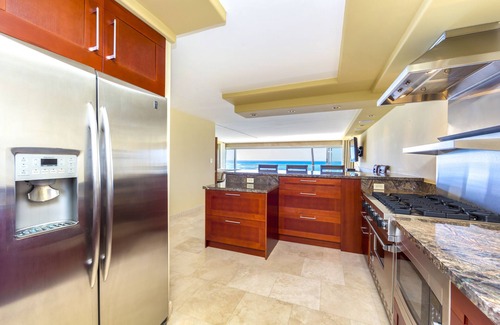 Diamond Head - Kapahulu - St. Louis Condo | Welcome to Colony Surf #301! Beautiful corner unit on the Gold Coast!