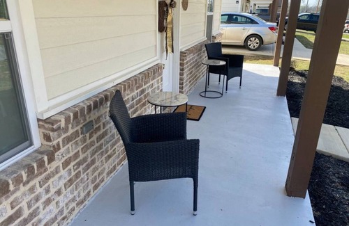 Guntown Cottage | Welcome to Cozy Comfortable True JOI. Charming 1-bedroom cottage in Guntown