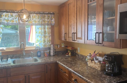 Earlville Cottage | Welcome to Crystal Beach @ the bay.