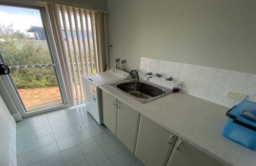 Jurien Bay House | Welcome to Dalveen Cottage! Walking distance to the beach.