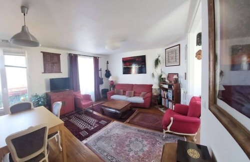 Amerique Apartment | Welcome to Emma in Gambetta! 2 bedrooms near Metro Porte des Lilas