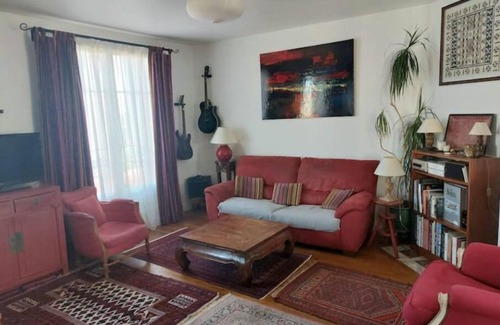 Amerique Apartment | Welcome to Emma in Gambetta! 2 bedrooms near Metro Porte des Lilas