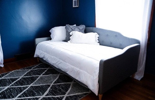 Monmouth House | Welcome to Grandma's House! Large cozy space for the whole family.