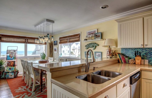 Surf City House | Welcome to HappyHours! 4BdRm, 3Bth, Private Beach Access and Amazing Ameniti
