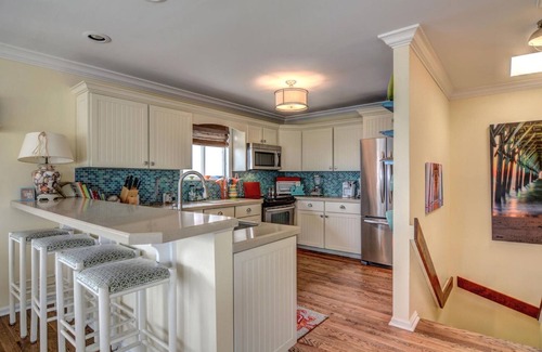 Surf City House | Welcome to HappyHours! 4BdRm, 3Bth, Private Beach Access and Amazing Ameniti