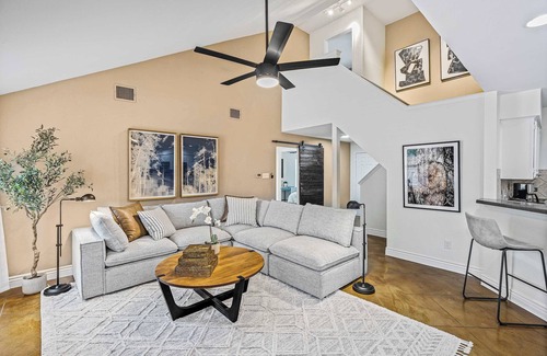 Milwood House | Welcome to Hollow Oak Place–A North Austin Retreat