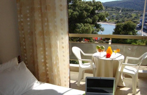 Agia Marina Bed & Breakfast | Welcome To Hotel Rachel