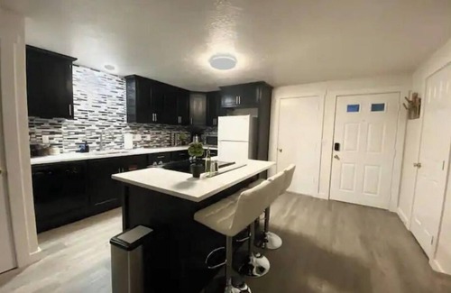 Springfield Condo | WELCOME TO LOUIE DUCK HOUSE-C! 2BR & 2BA SLEEP-5
