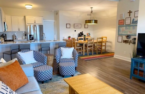 Saint Joseph House | Welcome to MI Vacation Retreat in St. Joseph, Michigan!