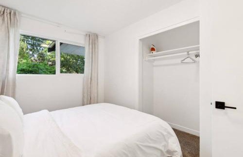 Burien House | Welcome to Modern Bright Home!