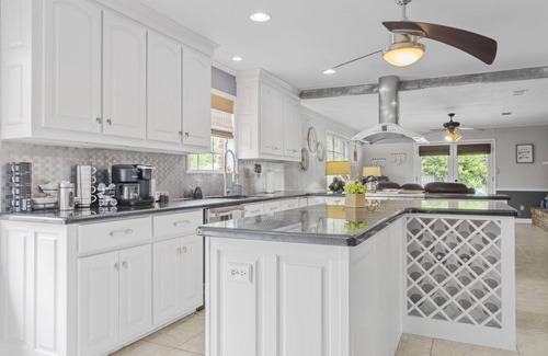 Mississippi City House | Welcome to Oakwood Manor. Private POOL!