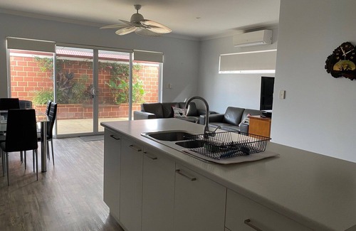 Lakelands House | Welcome to one of our newer Mandurah suburbs - Lakelands just north of Mandurah