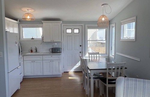 Peahala Park House | Welcome to our Breezy, Bayside, Beach house!