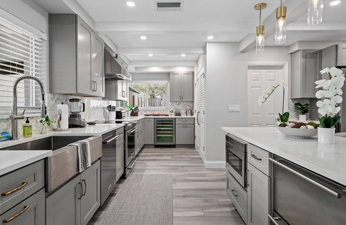 East Fort Lauderdale House | Welcome to Paradise Found, A Modern Home with Walking Distance to the Beach!