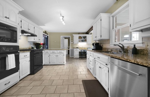 Joelton House | Welcome to Paradise Ridge Farms, your Tennessee country retreat.