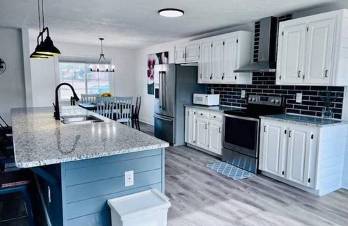 Westover House | Welcome to “Persimmon Grove” the Cozy Farmhouse with Modern Amenities