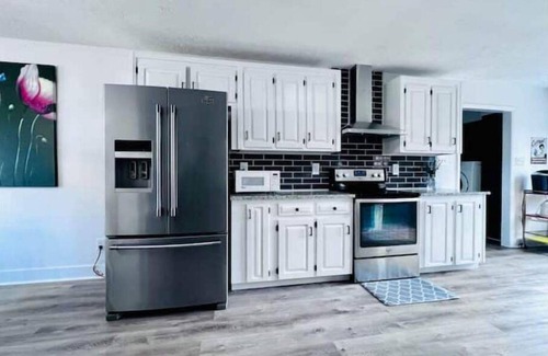 Westover House | Welcome to “Persimmon Grove” the Cozy Farmhouse with Modern Amenities