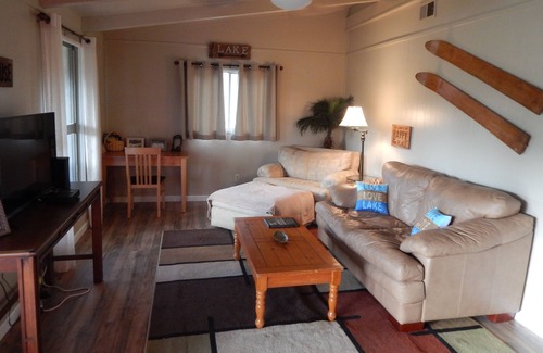McQueeney House | Welcome to Ski D's! A charming cabin in a Lake side community.