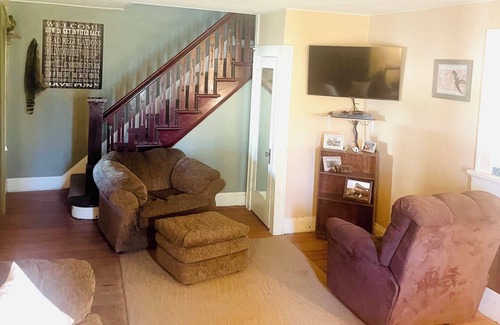 Faulkton House | Welcome to The Dog House!