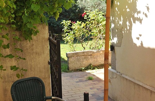 Avignon Cottage | Welcome to the farmhouse of the violet